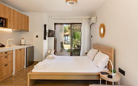 Alkis Guest House By Aegiankazarte